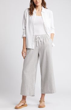 Caslon® Stripe Drawstring Wide Leg Linen Blend Pants | Nordstrom Casual Travel Outfit Summer, Modest Pants Outfits, Striped Linen Pants Outfit, Linen Pants Outfit Ideas, How To Style Linen Pants, Style Linen Pants, Linen Pants Style, Summer Linen Pants, Pants Outfit Ideas