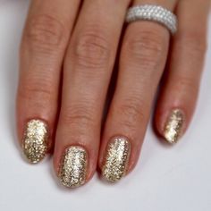 Gold Glitter Toe Nails, Nails Inspiration White, Gold Sparkle Nails, Glitter Toe Nails, Sns Nails Designs, Grad Nails, Nail White, Formal Ideas