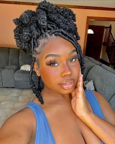 Soft Locs Hairstyles Ideas Bun, Cute Hairstyles Curly, Curly Hairstyles Easy, Loc Knots, Soft Locs Hairstyles, Cornrows Natural, Hairstyles Y2k, Loc Bun, Easy Professional Hairstyles