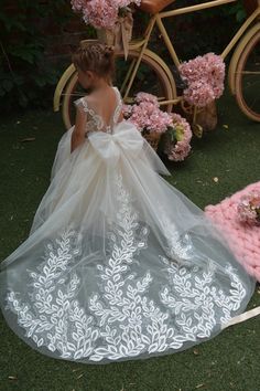 CHRISTMAS SALE️UP -20% OFF PERFECT FLOWER GIRL DRESS✨ Beautiful Baby Flower girl dress with shiny lace embroidery and amazing puffy skirt! Process time: 1-2 working days Delivery time: 2-4 working days  Also offer express overnight delivery https://www.etsy.com/listing/1298332912/express-delivery?click_key=eb8207bd8376c2fa762384c4d5701f79c6bcbc77%3A1298332912&click_sum=63123b47&ga_search_query=express&ref=shop_items_search_1&frs=1 *Train is detachable & all dresses have bow* Age 1.5 Height 86cm/ Claire Pettibone Bridal, Ivory Girls Dress, Flower Gown, Girls Ball Gown, First Birthday Dresses, Ivory Flower Girl, Ivory Flower Girl Dresses, Toddler Flower Girl Dresses, Infant Flower Girl Dress