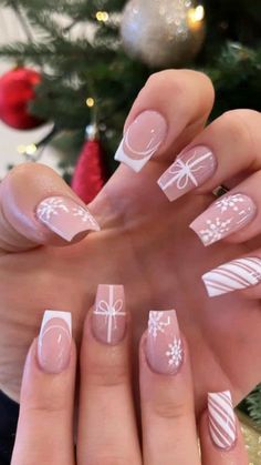 Christmas Present Nails, Cute Simple Nails, Girly Acrylic Nails, Snowflake Nails