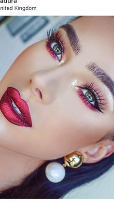 Makeup Bibir, Burgundy Makeup Look, Burgundy Makeup, Makeup Cantik, Red Lip Makeup, Red Eyeshadow, Valentines Makeup