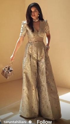 Monochromatic Outfit Indian, Jumpsuit For Indian Wedding, Cousin Wedding Outfit Indian Simple, Jumpsuit Outfit Indian Style, Indo Western Traditional Dresses, Wedding Jumpsuit Indian, Indian Jumpsuit Outfit Wedding, Engagement Salwar Suit, Jumpsuit Outfit From Saree