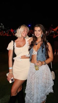 Glasto Outfits, Coachella 2024, Coachella Style, Electric Forest Festival, Jean Outfit, Outfit Festival, Coachella Valley Music And Arts Festival, Ultra Music Festival, Neutral Aesthetic