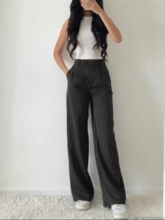 Classic style Formal Outfit For Teens, Stripped Pants Outfit, Semi Formal Mujer, Semi Formal Outfits For Women, 6th Form Outfits, Slacks Outfit, Sixth Form Outfits, Dress Pants Outfits, Semi Formal Outfits