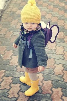 Baby hunter boots Baby Hunter, Yellow Rain Boots, Shoes Crochet, Cool Baby, Crochet Baby Shoes, Kids Fashion Clothes, Outfit Trends, Rubber Boots