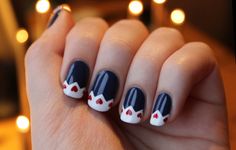 Kind of reminds me of Alice in Wonderland/Queen of Hearts.. cute idea for Disney-inspired nails! Harley Quinn Nails, Heart Nail Designs, Super Cute Nails, Heart Nail, Heart Nail Art, Best Nail Art Designs, Winter Nail Art, Winter Nail Designs