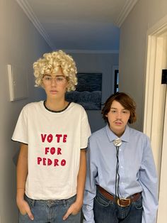 2000s Movie Costume Ideas, Pedro Napoleon Dynamite Costume Ideas, Napoleon Dynamite Halloween Costume, Funny Costumes From Movies, Napoleon Dynamite And Pedro Costume, Nepolian Dynamite Costume, Funny Movie Couples Costumes, Tv Show Duos, Couple Movie Costumes