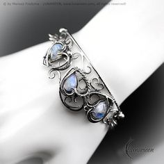 "NYVEZZA - Exclusive, Ornate Filigree Sweetheart Heart Gothic Fantasy Bracelet. Fully handmade work (wire-wrapping technique with oxidizing and polished silver). Main base gem: Rainbow Moonstone. Material: Silver (sterling silver, fine silver /925,999). We only use high-quality silver. No \"German Silver\" - Our silver does not contain  harmful nickel. Sterling Silver Chain with a decorative clasp, Rolo, adjustable (17-20cm). All chain links are soldered. Bracelet dimensions: length approx 7cm, Fantasy Armband, Soldered Bracelet, Fantasy Bracelet, Fantasy Wire, Wire Wrapping Techniques, Gothic Bracelet, Bracelet Rainbow, Sterling Silver Wire Wrap, Wedding Jewelry Bracelets