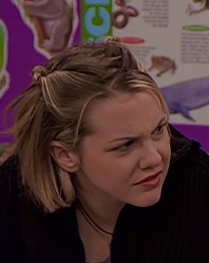 90s Grunge Hairstyles Short, 2000s Hair Styles Short, Early 2000s Short Hairstyles, 00s Short Hair, 2000 Short Hairstyles, 90s Hair Dos, 00s Hairstyles Short, Larisa Oleynik 90s, Short 2000s Hairstyles