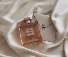 Chanel Aesthetic, Prada Candy, Chanel Perfume, Gabrielle Chanel, Gold Aesthetic, Replica Designer Handbags