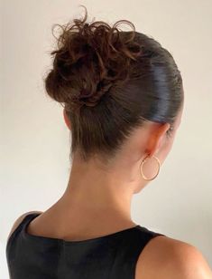 Slick Bun Aesthetic, Braided Bun Aesthetic, Curly Bun Slick Back, Sleek Twisted Bun, Slick Back Hairstyles Aesthetic, Sleek Back Bun Curly Hair, Slick Back Bun Brown Hair, Cute Slick Back Bun Hairstyles, Slick Back Bun Aesthetic