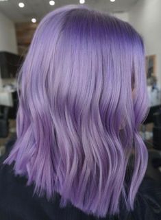 Purple Hair On Blonde, Iris Hair Color, Pastel Purple Hair Short, Light Lilac Hair, Light Purple Hair Short, Light Purple Short Hair, Lavender Hair Short, Pastel Violet Hair, Light Purple Hair Lavender