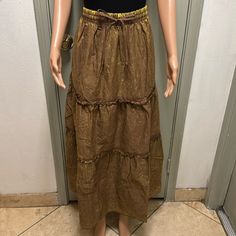 Zenana Mocha Woven Vintage Wash Tiered Ruffle Maxi Skirt 100% Cotton Size 1x New Top To Hem 39” Lenghth. Yellow Tint Brown Tiered Skirt With Lining, Brown Tiered Beach Skirt, Brown Relaxed Skirt With Elastic Waistband, Bohemian Skirted Bottoms In Brown, Summer Tiered Brown Maxi Skirt, Brown Lined Maxi Skirt For Beach, Brown Flowy Lined Maxi Skirt, Brown Relaxed Maxi Skirt With Lining, Beach Brown Lined Maxi Skirt