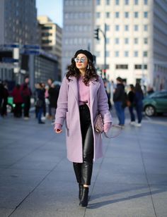 Lilac Coat Outfit Winter, Winter Purple Outfit, Purple Outfit Winter, Lilac Winter Outfit, Purple Jacket Outfit Winter, Purple Coat Outfit Winter, Lilac Jacket Outfit, Lilac Coat Outfit, Outfit Lilla