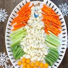 FROZEN's "Olaf" veggie Tray -- My kids would love to bring this! haha!! Frozen Birthday Party Food, Christmas Veggie Tray, Frozen Party Food, Kids Party Snacks, Frozen Bday Party, Super Healthy Kids, Vegetable Tray, Christmas Platter, Frozen Themed Birthday Party