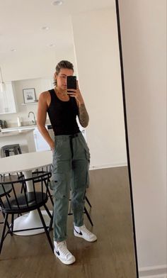 Masc Femme Fashion, Masculine Outfits For Women, Non Binary Outfits, Cute Tomboy Outfits, Masculine Outfits, Lesbian Outfits, Lesbian Fashion