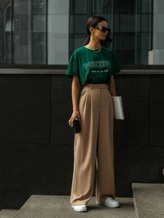 Casual Day Outfits, Looks Street Style, Outfit Trends, Casual Work Outfits, Tshirt Outfits, Online Fashion Stores, Casual Style Outfits, Looks Style, Mode Inspiration