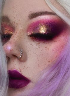 Light Purple Eyeshadow Looks, Purple Eyeshadow Aesthetic, Eyeshadow Looks Dark, Summer Inspo Nails, Light Purple Eyeshadow, Dark Purple Eyeshadow, Purple Eyeshadow Makeup, Purple Eyeshadow Looks, Light Palette