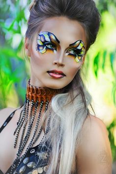 Artistic yellow, red, white and brown fantasy makeup mask with gem accents by Zolotashko Make Up School. Extreme Makeup, Theatrical Makeup, School Makeup, Stage Makeup, Crazy Makeup, Creative Eye, Fantasy Makeup, Costume Makeup, Eye Design