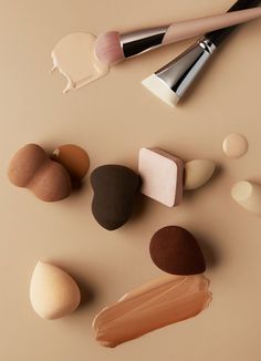 Makeup Backgrounds, Makijaż Smokey Eye, Beauty Products Photography, روتين العناية بالبشرة, Makeup Photography, Beige Aesthetic, Brown Aesthetic