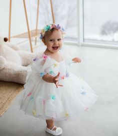 Fairy Princess Costume, Birthday Baby Girl, Butterfly Costume, Butterfly Girl, Girls White Dress, Celebration Birthday, White Flower Girl Dresses, Birthday Girl Dress