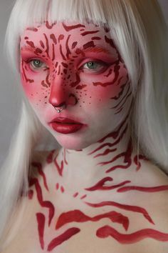 Tiger Inspired Makeup, Makeup Looks Art, Animal Inspired Makeup, Race Makeup, Art Makeup Looks, Makeup For Red Hair, Face Paint Art, Tiger Makeup, Red Makeup Looks