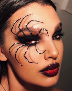 Spider Make Up, Simple Halloween Looks, Hot Halloween Makeup, Spider Makeup Halloween, Halloween Spider Makeup, Spider Outfit, Spiderman Makeup, Spider Makeup, Halloween Glam