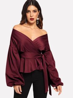 Blouse Peplum, Plus Size Mini Dresses, Rock Chic, Elegant Blouses, Peplum Blouse, Outfit Trends, Plus Size Maxi Dresses, V Neck Blouse, Lantern Sleeve