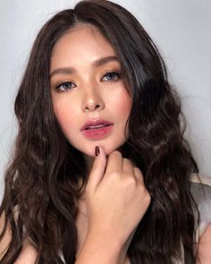 #TheList: Best Makeup Looks of July So Far - Loisa Andalio Simple Glam Makeup Asian, Natural Wedding Makeup For Brown Eyes Asian, Neutral Glam Makeup Asian, Catriona Gray Make Up, Soft Brown Makeup Look Korean, Cyberpunk Comic, Loisa Andalio, Messy Lob