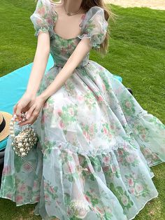 Product DescriptionEco-chic: Our Green Floral Midi Maxi Dress blends vintage elegance with sustainable style. Perfect for parties or prom, it's your go-to for a glamorous, eco-conscious look. Fairy Long Dress, Eco Dresses, Maxi Dresses For Women, 파티 드레스, Elegant Casual, Long Summer Dresses, Fairy Dress, Midi Maxi Dress, Casual Party