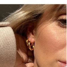 Zara Earrings Gold Pair Silver Pair Chick New With Tags Authentic Two Gold Hoop Earrings, Earrings Aesthetic Gold, Jewelry Tour, Gold Hoops Aesthetic, Gold Hoop Earrings Aesthetic, Chunky Hoops Earrings, Gold Earrings Aesthetic, Gold Hoop Earrings Style, Good Earrings