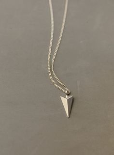 geometric triangle necklace, 3d, minimalist pendant, gift, geometric triangle, sterling silver, modern silver, solid gold, hipster, baladi Geometric Silver Jewellery, Oc Outfits, Minimalist Pendant, Gold Triangle, Minimalist Earrings Studs, White Gold Necklace, Minimalist Studs, Solid Gold Necklace, Triangle Necklace