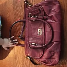 Dark Red Looks Brand New Shoulder Purse Outfit, Dark Red Purse, Acid Bath, Purse Outfit, Dream Things, Vintage Designer Bags, Luxury Bags Collection, Red Bag, Bags Coach