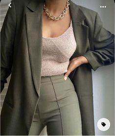 Clean Business Casual Outfits, Proffesional Outfits Dress, Business Casual Outfits For Women Aesthetic, Reunion Outfits For Women Classy, Buissness Clothes Woman, Trending Business Casual Outfits, Business Casual Outfits Green Pants, Professional Outfits Women Aesthetic, Boss Woman Aesthetic Outfits