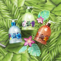 Fake Nails For Kids, Perfume And Lotion, Hand Soaps, Bath And Body Work, Bath And Body Works Perfume, Beauty Products Photography, Bath And Body Care, Bath And Bodyworks, Favorite Scents