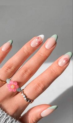 Nails 2020 Trends, Summer Roll, Prom Nails Silver, Set Nails, Glitter Polish, Minimal Nails Art, 2023 Pink, Nails Gold