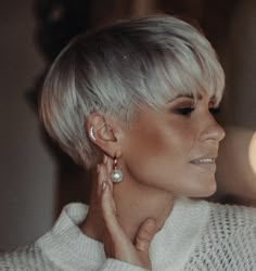 Bolo Da Peppa Pig, Short Hair Pixie Cuts, Short Sassy Hair, Short Hair Trends, Short Hair Undercut, Super Short Hair, Bob Hairstyles For Fine Hair