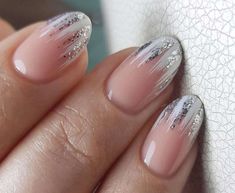 10 Winter Nail Ideas to Look Young and Sophisticated at Christmas Graduation Manicure, Nail Blog, Grunge Nails, Cute Gel Nails, Bride Nails, Nail Designs Glitter, Oval Nails