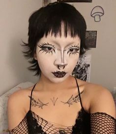 🚬🐇 Shaved Brows Makeup, Creepy Doll Makeup, Unconventional Makeup, Twiggy Makeup, Goth Eye Makeup, Corpse Paint, Tattoo Makeup, Show Makeup