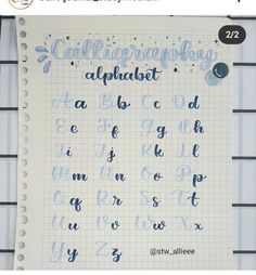 Font Ideas Alphabet Aesthetic, Bullet Journal Lettering Alphabet, Font Chữ Calligraphy, Aesthetic Letters Alphabet, Lettering Styles Alphabet, Hand Lettering Worksheet, Bullet Journal Font, Lettering Guide, Bond Paper Design