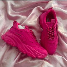 Beautiful Hot Pink Size 8 Steve Madden Shoe.New In The Box Get It While It's Hot Pink Sneakers, It's Hot, The Box, Steve Madden, Get It, Hot Pink, Womens Sizes, Women Shoes, Sneakers