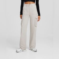 So Comfy And 90s Chic! Adjustable Waist. Bershka Cargo Pants, Straight Fit Cargo Pants, Cargo Hose, Fit Cargo Pants, Calvin Klein Hoodie, 2000s Fashion Trends, Checkered Pants, Cute Crop Tops, Striped Jumpsuit