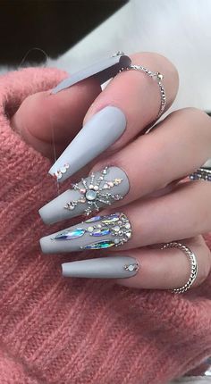 blue grey winter nails, winter nail ideas, winter nails design, winter nails 2020 Nails Xoxo, Winter Nail Ideas, Neat Nails, Crazy Nail Designs, Grey Nails, Nail Colors Winter, Crazy Nails, Nude Makeup, Winter Nail Designs