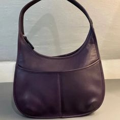 Coach Vintage Purple Ergo Pocket Zip Bag Leather 9033 Rare Ink Color Vintage Purple, Zipped Bag, Leather Silver, Vintage Coach, Ink Color, Silver Hardware, Coach Handbags, Leather Bag, 3 D