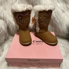 Chestnut Brown Color With Bling Logo And Ribbon Ties Faux Fur Lined New And Never Used Style - Clearlake Ynf 12659 (11) Ynf 12671 (2) 2000s Fashion Boots, Y2k Fur Boots, Y2k Shoes 2000s, Mcbling Shoes, 2000s Boots, 2000s Fashion Women, Shoes 2000s, Bedazzled Stuff, Boots With The Fur