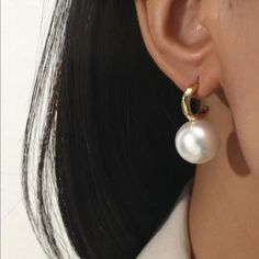 Beautiful Faux Pearl Earrings. Quality Costume Jewelry Bundle With Me And Save! Jewelry Formal, Pearl Statement Earrings, Anthropologie Jewelry Earrings, Embellished Fashion, Formal Jewelry, Zara Jewelry, Hawaiian Jewelry, Jewelry Summer, Pearl Decor