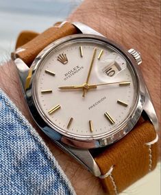 Rolex 6694, Vintage Rolex Watches, Vintage Watches For Sale, Watch Photography, Best Looking Watches, Rolex Watches For Sale, Rolex Vintage, Rolex Tudor