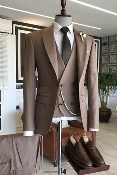 Ferdinand Light Brown Peaked Lapel Close Fitting Three Pieces Business Suits Prom Suits For Men, Stylish Mens Suits, Double Breasted Vest, Men's Business Suits, Double Breasted Waistcoat, Suits Men Business, Classy Suits, Wedding Suits Groom, Dress Suits For Men