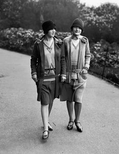 1920- TownandCountrymag.com 1920 Style, 1920s Women, Vintage Street Style, Moda Chanel, Chanel Suit, Louise Brooks, Josephine Baker